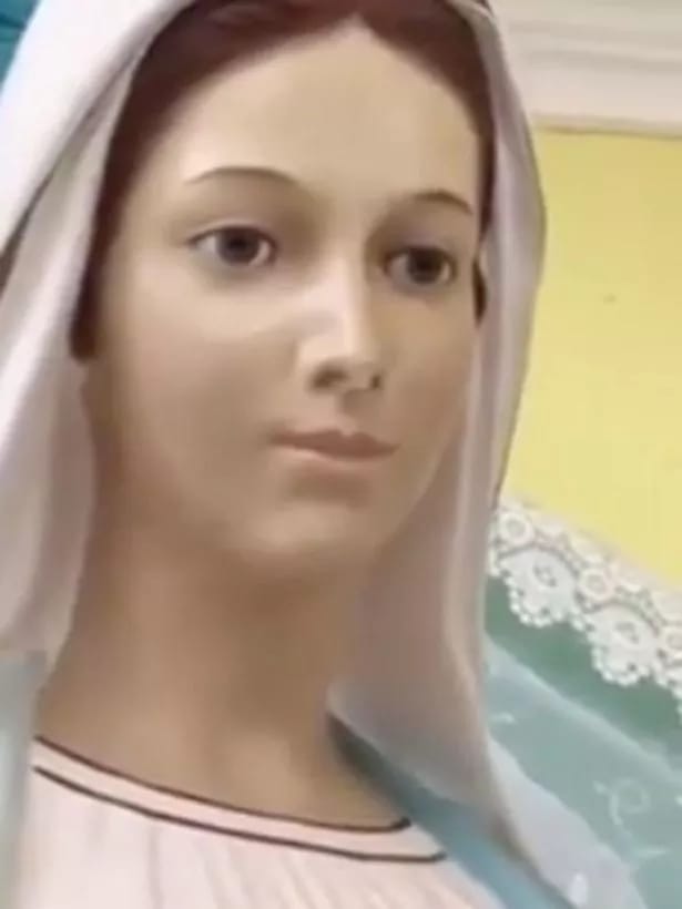 Statue-of-Virgin-Mary-spotted-CRYING-in-church-photos-video.706