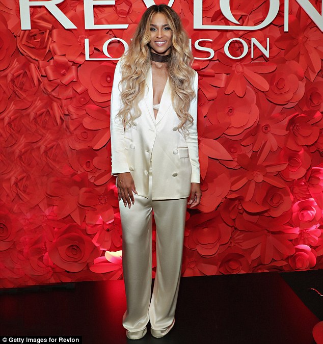 3981166400000578-3852836-image-m-17_1476908076059