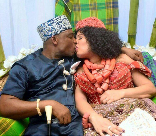 monalisa-chinda-and-husband