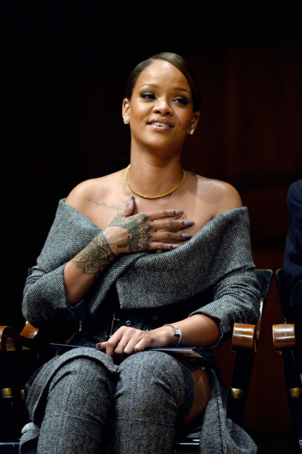 CAMBRIDGE, MA - FEBRUARY 28: Rihanna receives the 2017 Harvard University Humanitarian of the Year Award at Harvard University's Sanders Theatre on February 28, 2017 in Cambridge, Massachusetts. (Photo by Paul Marotta/Getty Images)
