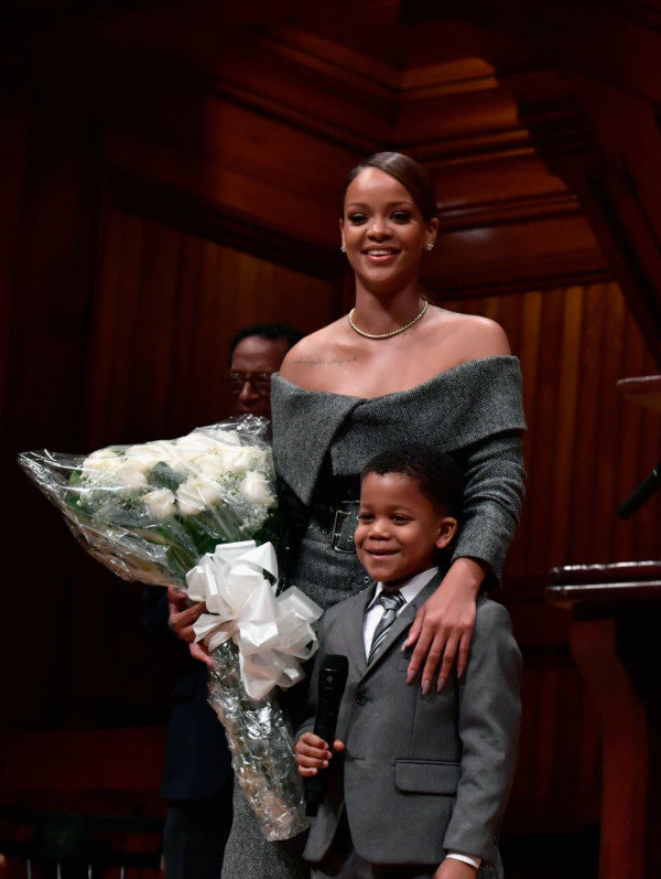 CAMBRIDGE, MA - FEBRUARY 28: Rihanna receives the 2017 Harvard University Humanitarian of the Year Award at Harvard University's Sanders Theatre on February 28, 2017 in Cambridge, Massachusetts. (Photo by Paul Marotta/Getty Images)