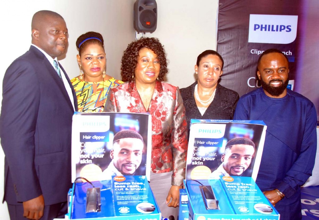 Pix: from left Ime Umoh, GM, Philips Healthtech, West Africa; Adesuwa Igho-Orere, Executive Director, Technology Distribution; Chioma Nweke, General Manager, Philips Personal Health, West Africa; Dr Ayesha Akinkugbe, Consultant Dermatologist, College of Medicine, University of Lagos and Noble Igwe, Celebrity Blogger and Promoter of YNaija at the media launch of Philips Clipper in Lagos.