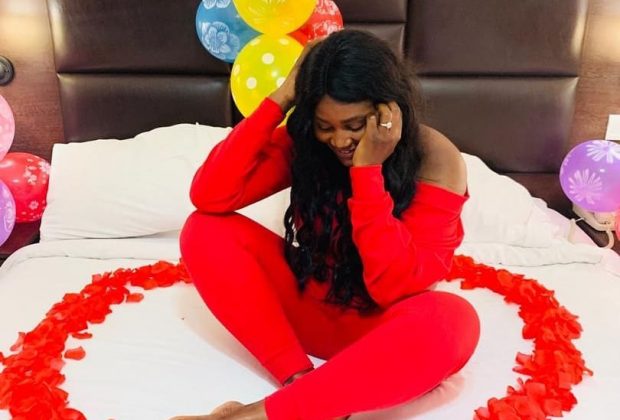Actress, Chizzy Alichi engaged, flaunts her beautiful ring (Photos)