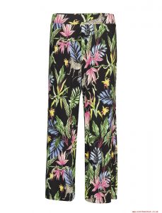 Style tips for rocking the floral look