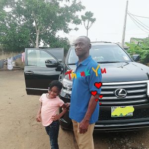 Fathers Day: Actress Uche Elendu schools fans insulting her 'poor father'