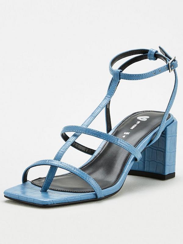 strappy sandal