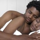 5 reasons why sleeping naked must be a routine