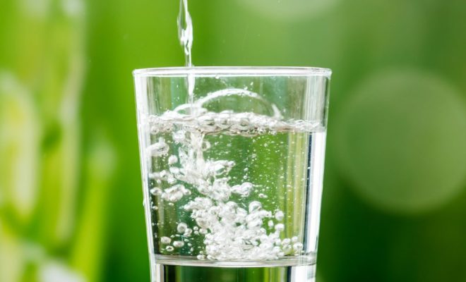 7 reasons you should drink warm water daily