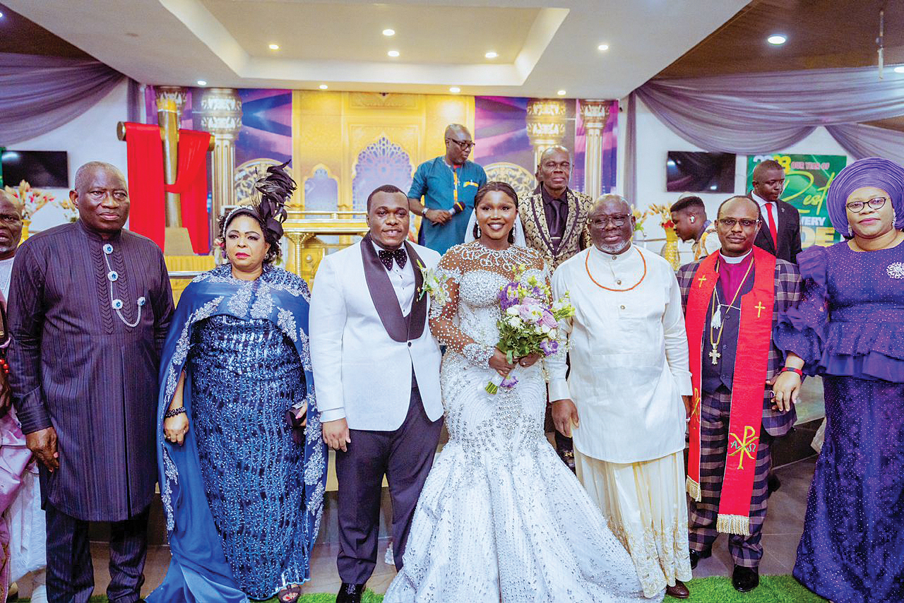 Warri stands still as Andra Okolo Weds Akpevwe Oghenejobo - Vanguard Allure, image size:1280x854